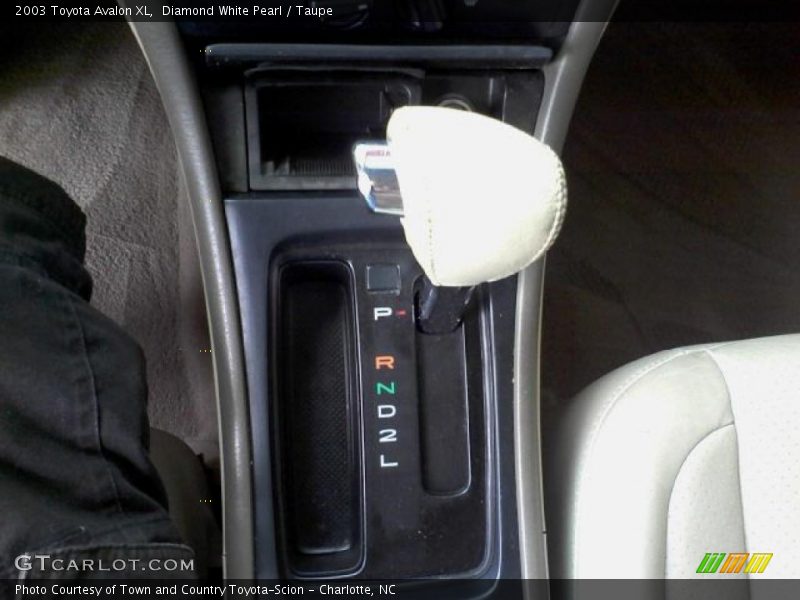Diamond White Pearl / Taupe 2003 Toyota Avalon XL