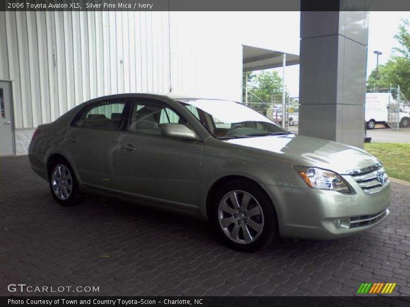 Silver Pine Mica / Ivory 2006 Toyota Avalon XLS