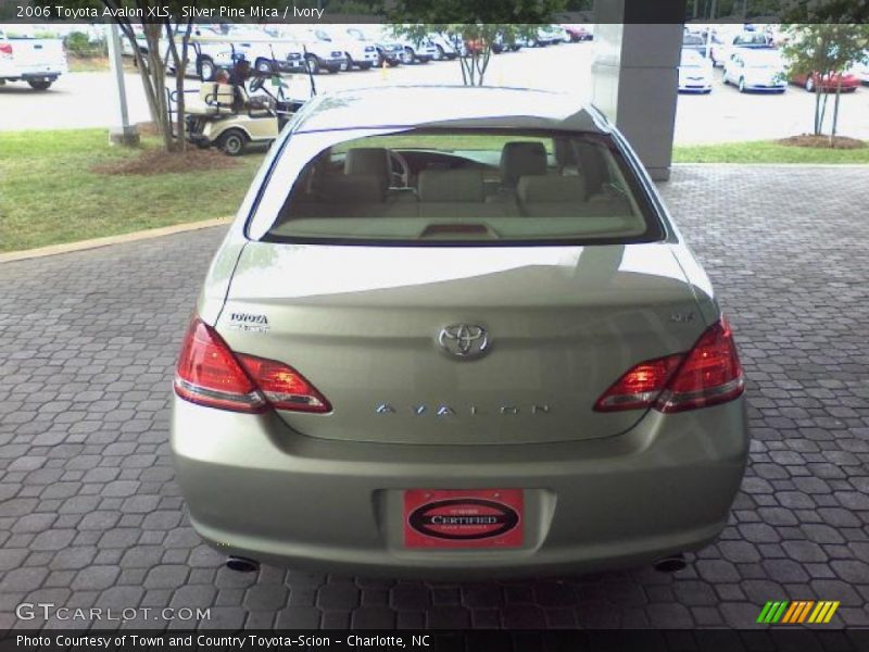 Silver Pine Mica / Ivory 2006 Toyota Avalon XLS