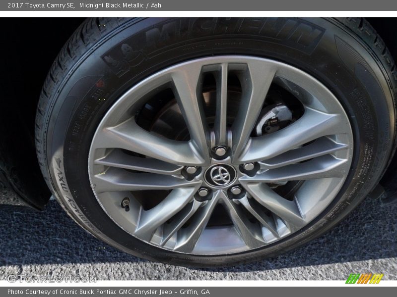 Midnight Black Metallic / Ash 2017 Toyota Camry SE