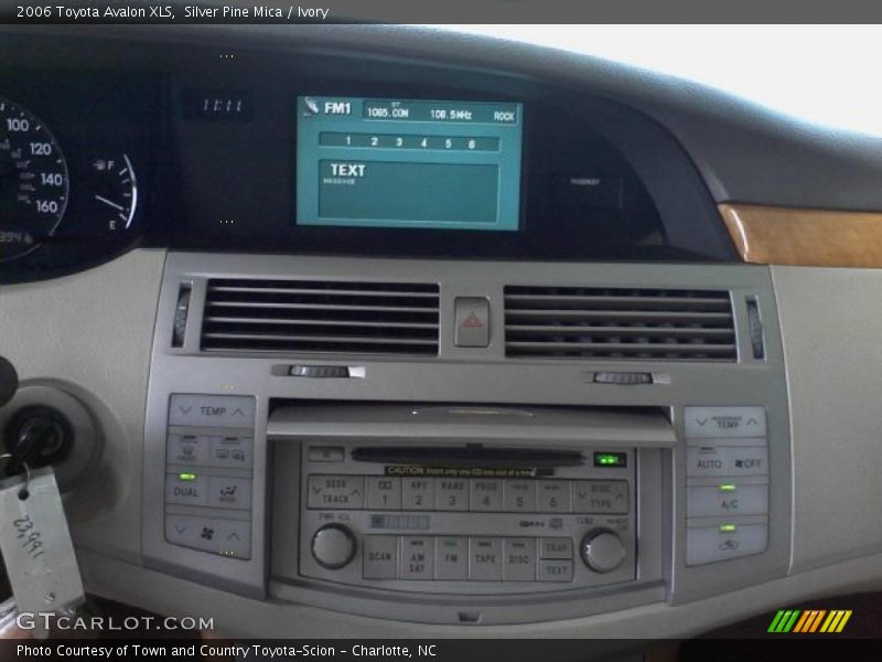 Silver Pine Mica / Ivory 2006 Toyota Avalon XLS