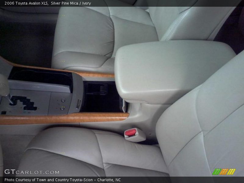 Silver Pine Mica / Ivory 2006 Toyota Avalon XLS