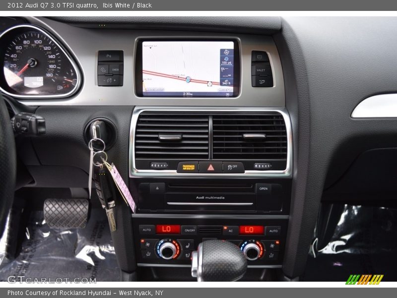 Ibis White / Black 2012 Audi Q7 3.0 TFSI quattro