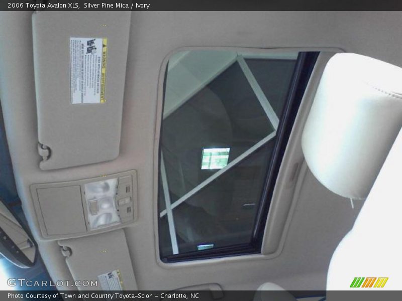 Silver Pine Mica / Ivory 2006 Toyota Avalon XLS