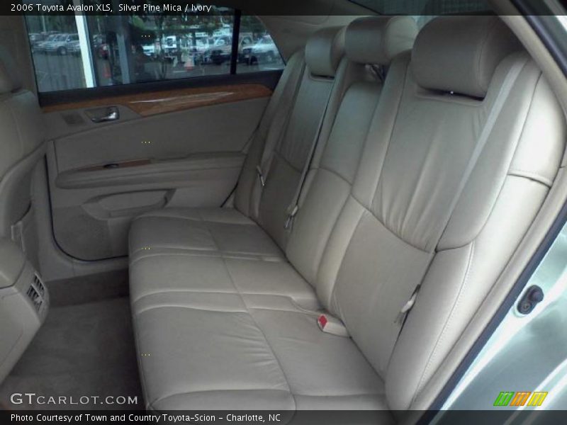 Silver Pine Mica / Ivory 2006 Toyota Avalon XLS