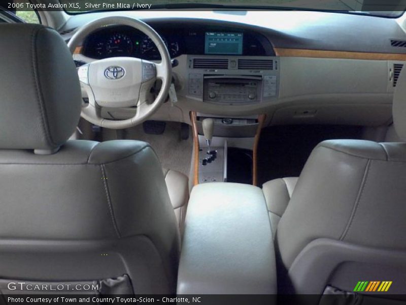 Silver Pine Mica / Ivory 2006 Toyota Avalon XLS