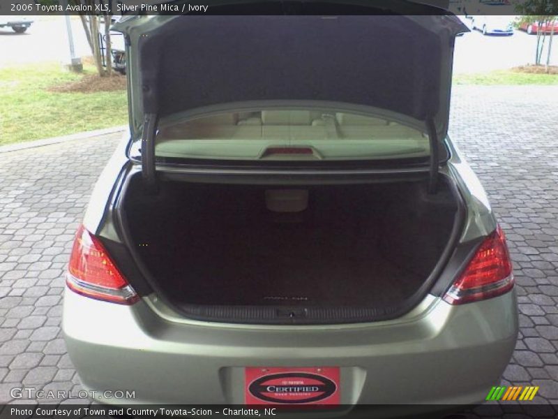 Silver Pine Mica / Ivory 2006 Toyota Avalon XLS