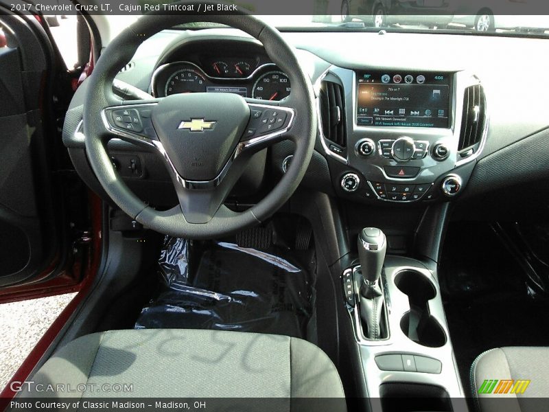 Cajun Red Tintcoat / Jet Black 2017 Chevrolet Cruze LT