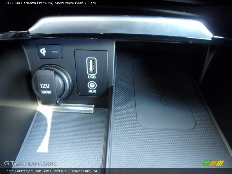 Snow White Pearl / Black 2017 Kia Cadenza Premium
