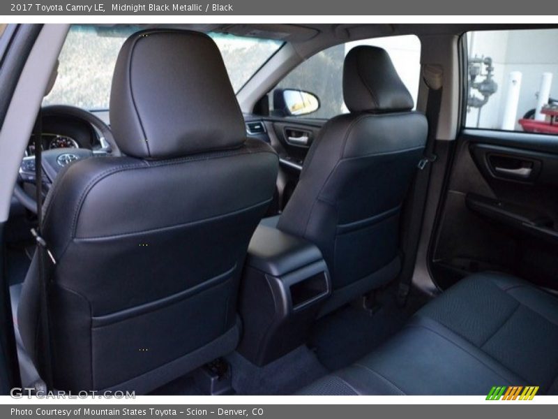 Midnight Black Metallic / Black 2017 Toyota Camry LE