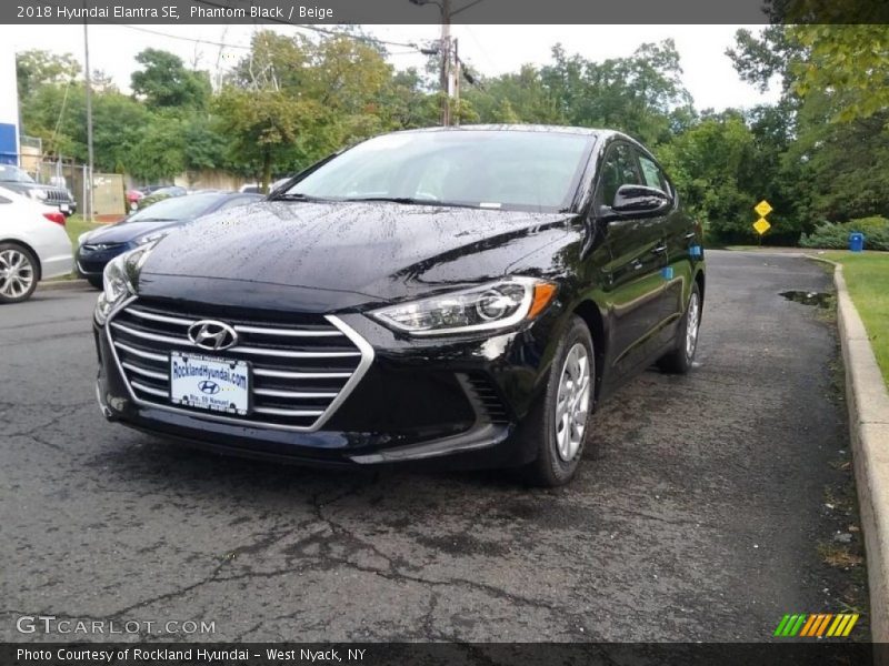 Phantom Black / Beige 2018 Hyundai Elantra SE