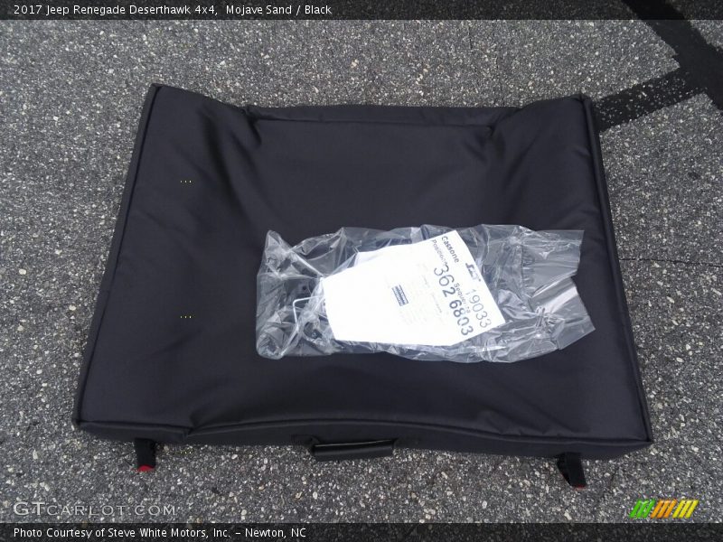Mojave Sand / Black 2017 Jeep Renegade Deserthawk 4x4