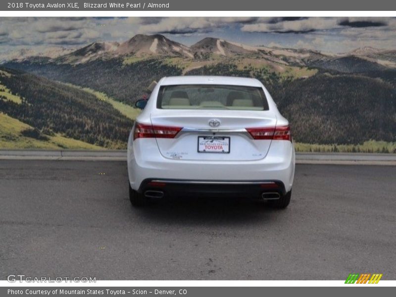 Blizzard White Pearl / Almond 2018 Toyota Avalon XLE