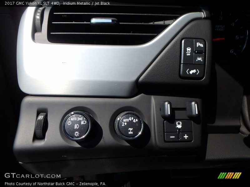 Controls of 2017 Yukon XL SLT 4WD