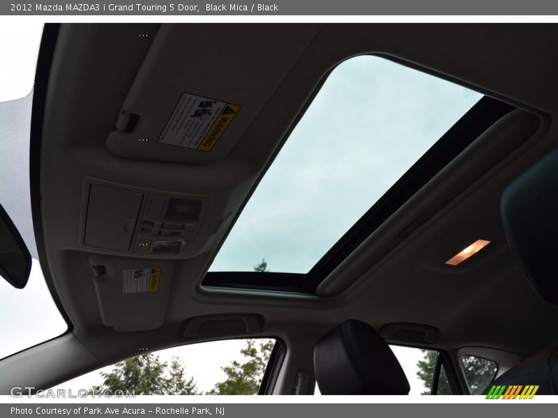 Black Mica / Black 2012 Mazda MAZDA3 i Grand Touring 5 Door