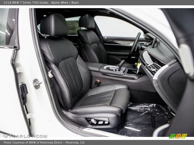 Alpine White / Black 2018 BMW 7 Series 740i Sedan