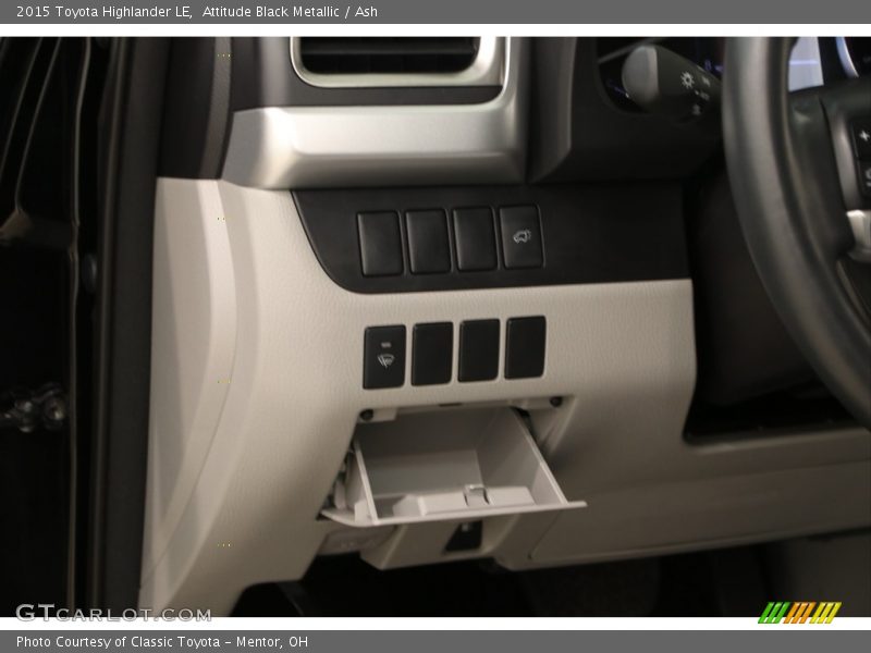 Attitude Black Metallic / Ash 2015 Toyota Highlander LE