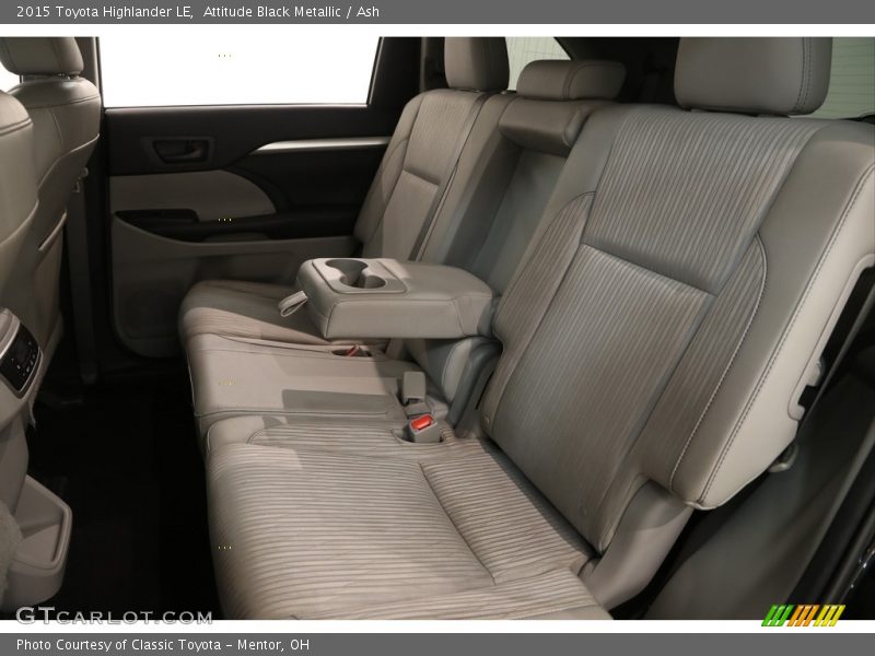 Attitude Black Metallic / Ash 2015 Toyota Highlander LE