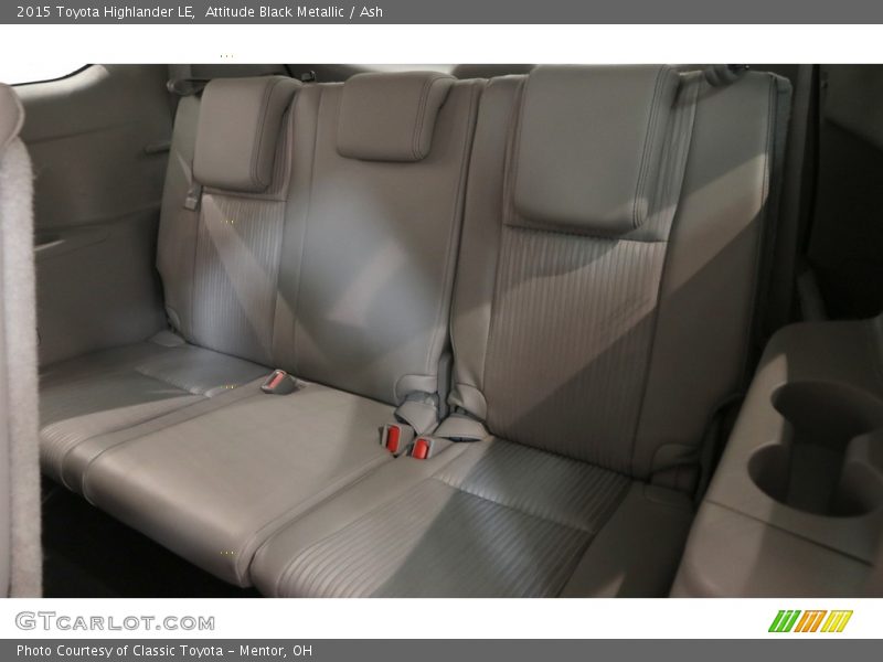 Attitude Black Metallic / Ash 2015 Toyota Highlander LE