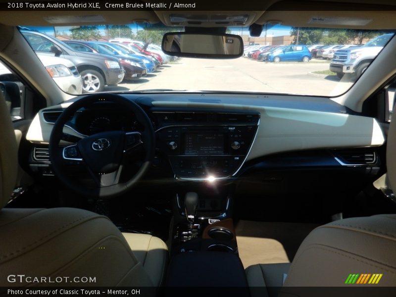 Creme Brulee Metallic / Almond 2018 Toyota Avalon Hybrid XLE