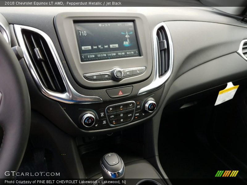 Pepperdust Metallic / Jet Black 2018 Chevrolet Equinox LT AWD