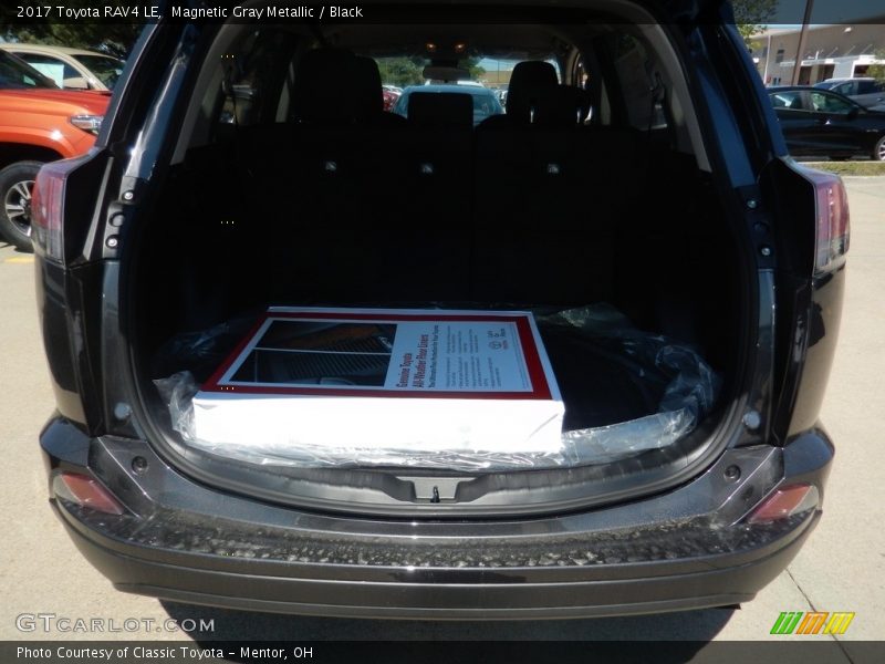 Magnetic Gray Metallic / Black 2017 Toyota RAV4 LE