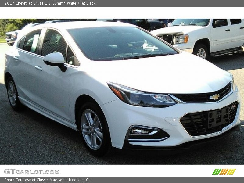 Summit White / Jet Black 2017 Chevrolet Cruze LT