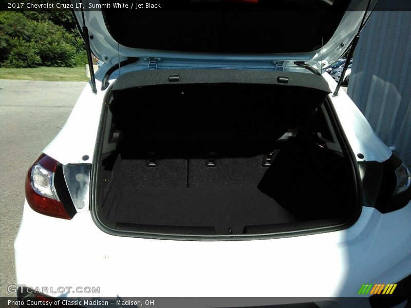 Summit White / Jet Black 2017 Chevrolet Cruze LT