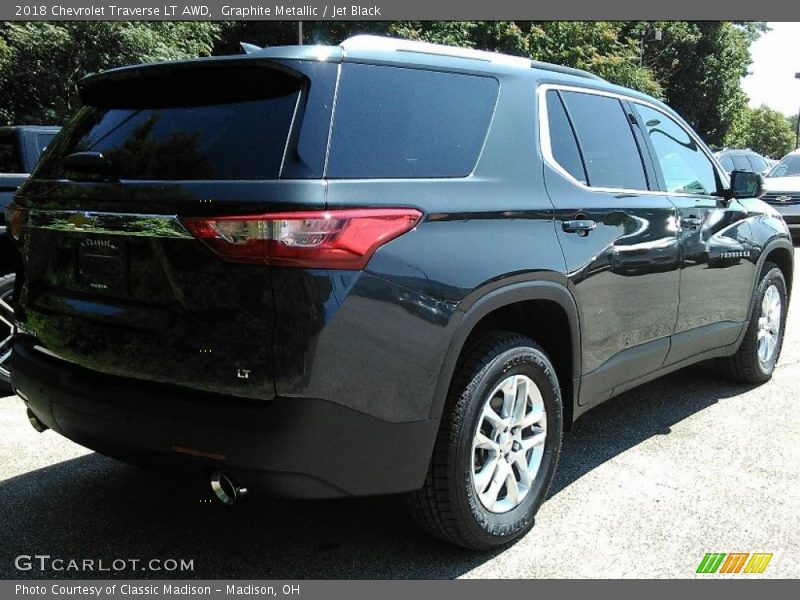 Graphite Metallic / Jet Black 2018 Chevrolet Traverse LT AWD