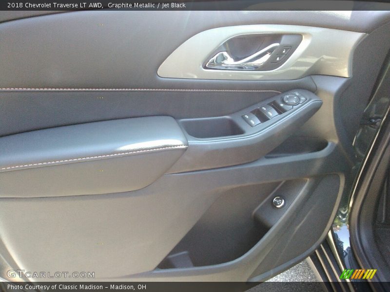 Graphite Metallic / Jet Black 2018 Chevrolet Traverse LT AWD
