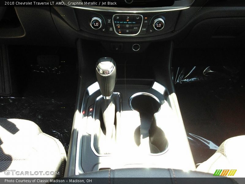Graphite Metallic / Jet Black 2018 Chevrolet Traverse LT AWD
