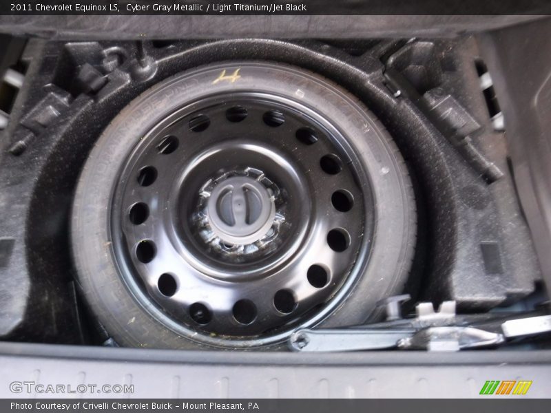 Cyber Gray Metallic / Light Titanium/Jet Black 2011 Chevrolet Equinox LS