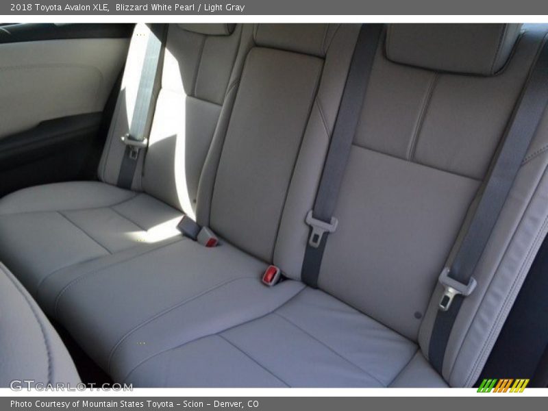 Blizzard White Pearl / Light Gray 2018 Toyota Avalon XLE