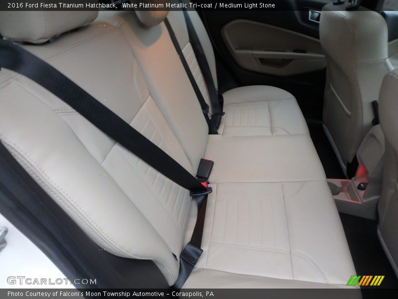 White Platinum Metallic Tri-coat / Medium Light Stone 2016 Ford Fiesta Titanium Hatchback