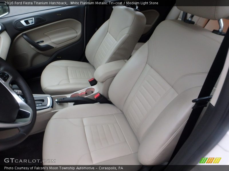 White Platinum Metallic Tri-coat / Medium Light Stone 2016 Ford Fiesta Titanium Hatchback