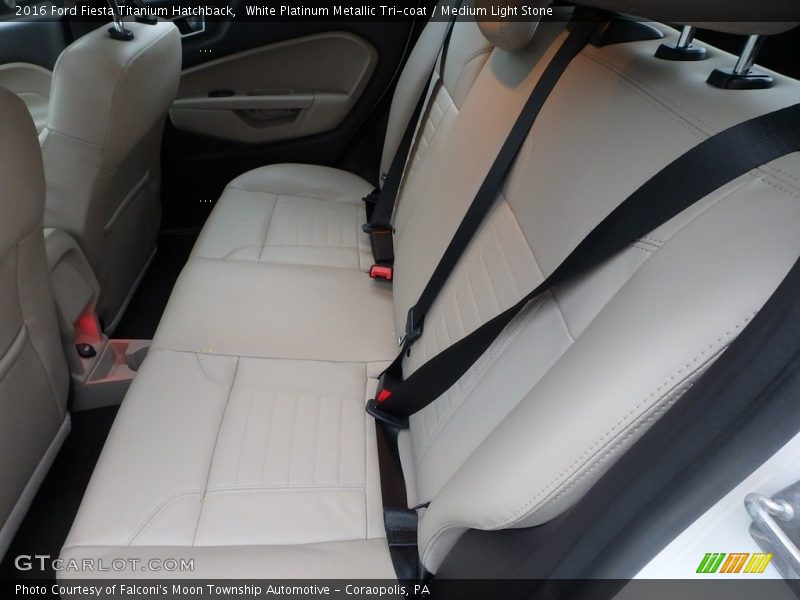 White Platinum Metallic Tri-coat / Medium Light Stone 2016 Ford Fiesta Titanium Hatchback