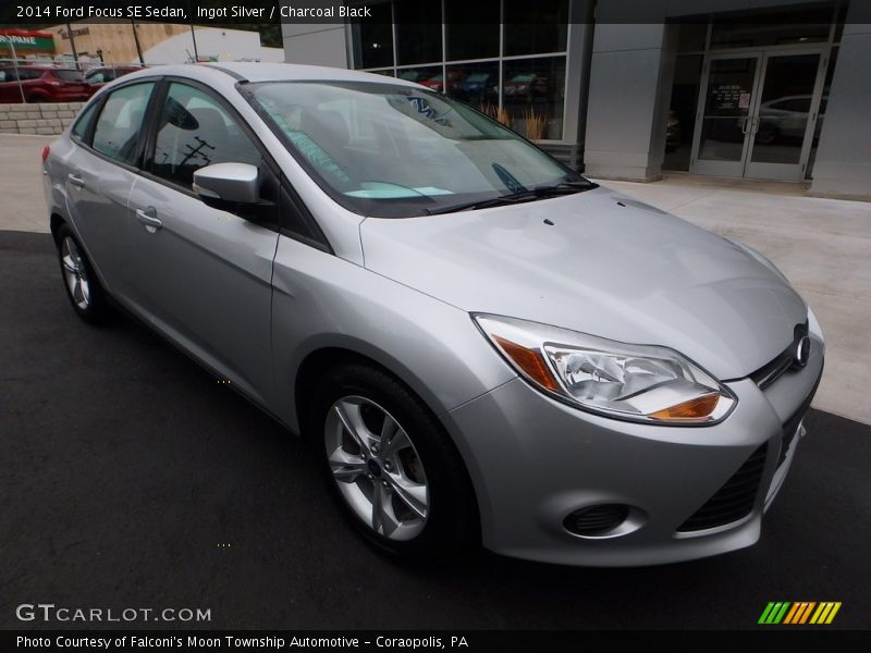 Ingot Silver / Charcoal Black 2014 Ford Focus SE Sedan