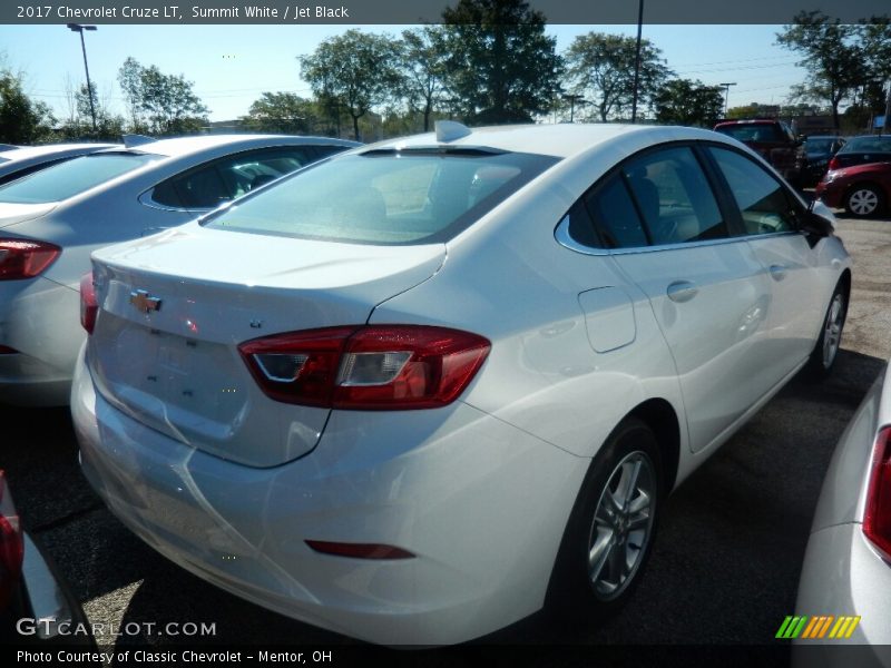 Summit White / Jet Black 2017 Chevrolet Cruze LT