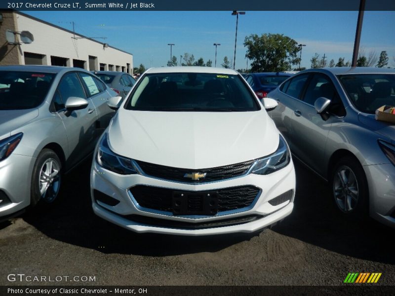 Summit White / Jet Black 2017 Chevrolet Cruze LT