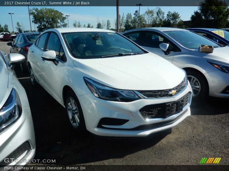 Summit White / Jet Black 2017 Chevrolet Cruze LT