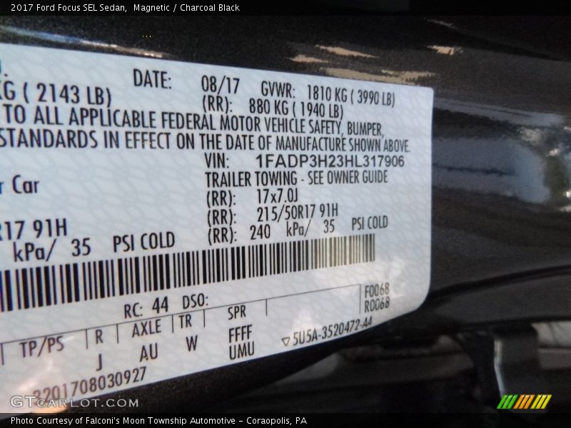Magnetic / Charcoal Black 2017 Ford Focus SEL Sedan