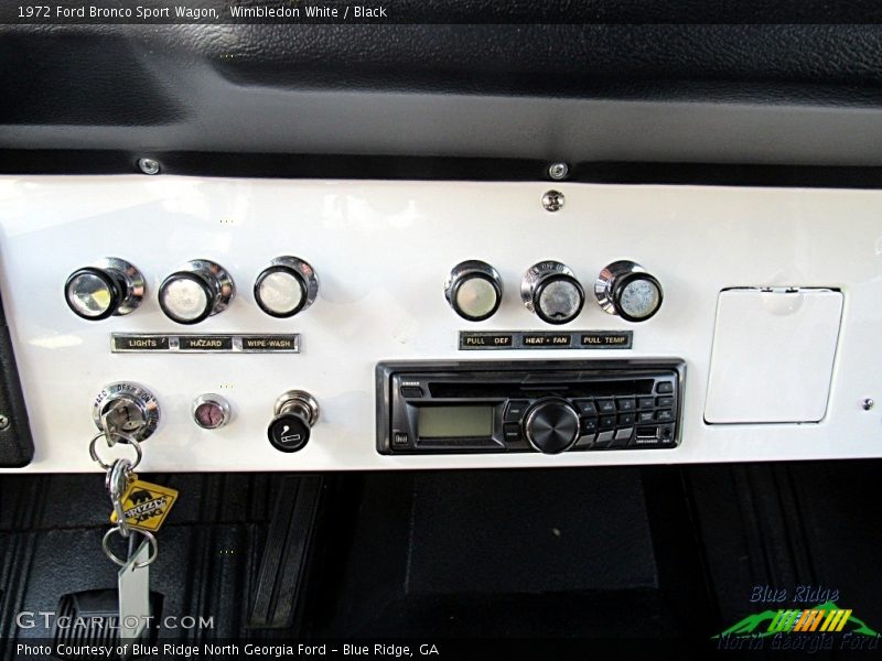 Wimbledon White / Black 1972 Ford Bronco Sport Wagon