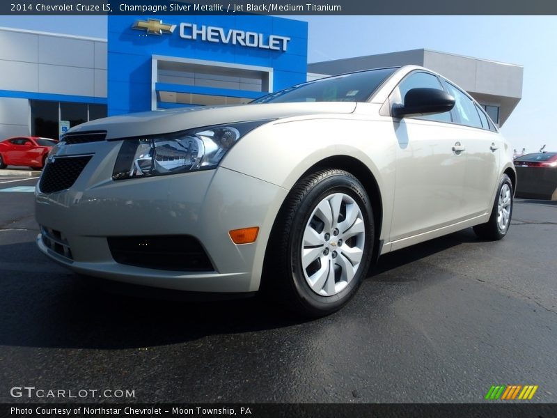 Champagne Silver Metallic / Jet Black/Medium Titanium 2014 Chevrolet Cruze LS