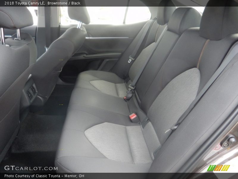 Brownstone / Black 2018 Toyota Camry LE