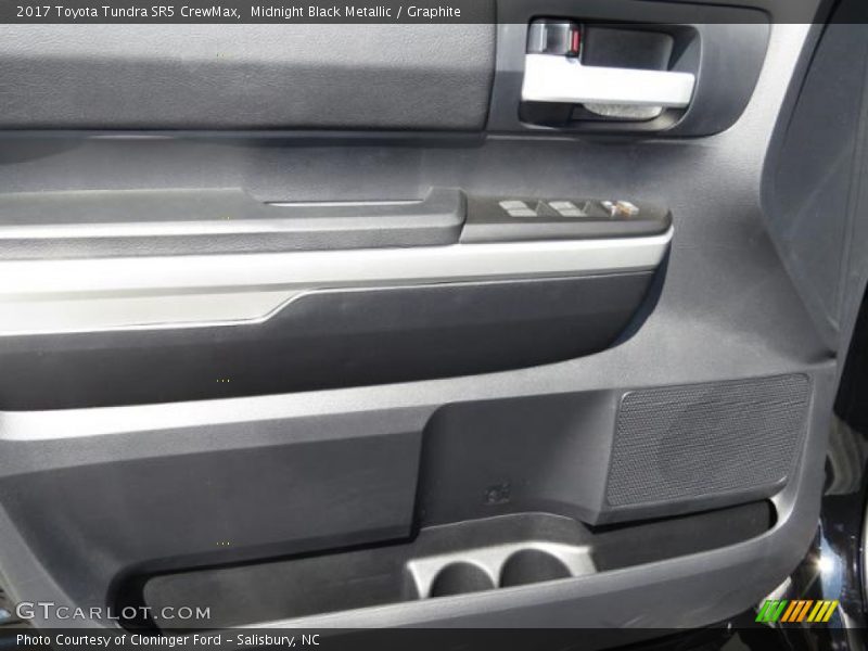 Midnight Black Metallic / Graphite 2017 Toyota Tundra SR5 CrewMax