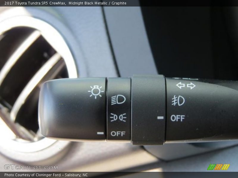 Midnight Black Metallic / Graphite 2017 Toyota Tundra SR5 CrewMax