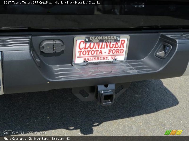 Midnight Black Metallic / Graphite 2017 Toyota Tundra SR5 CrewMax