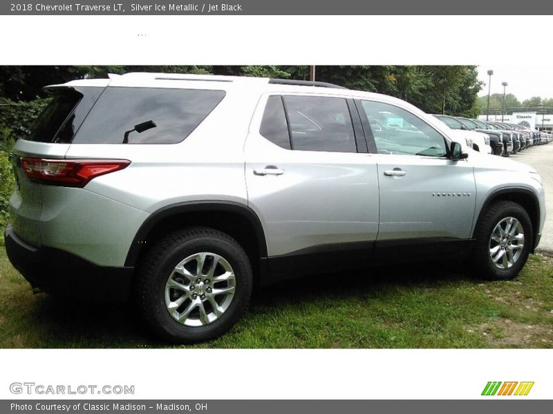 Silver Ice Metallic / Jet Black 2018 Chevrolet Traverse LT