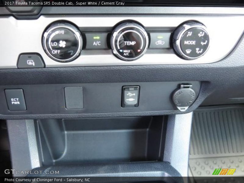 Super White / Cement Gray 2017 Toyota Tacoma SR5 Double Cab