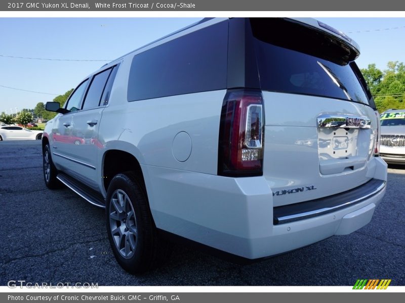 White Frost Tricoat / Cocoa/­Shale 2017 GMC Yukon XL Denali